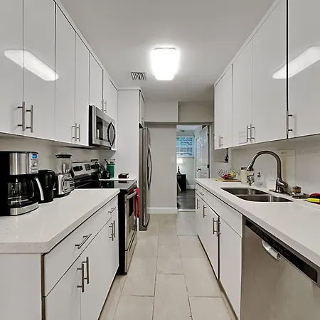 Private Rooms At Miami Centrally Located With Free Parking Exterior foto