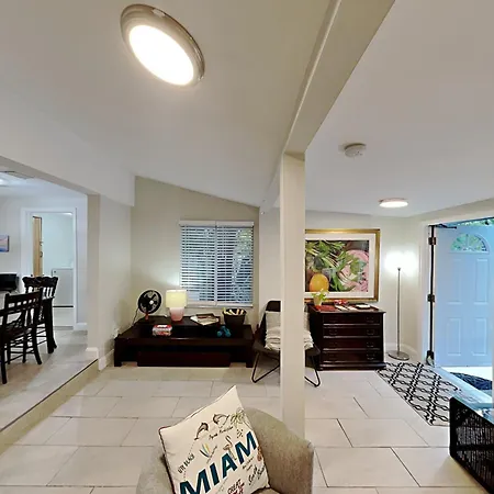 Private Rooms At Miami Centrally Located With Free Parking Exterior foto