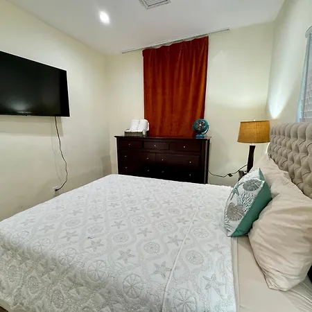 Private Rooms At Miami Centrally Located With Free Parking Exterior foto