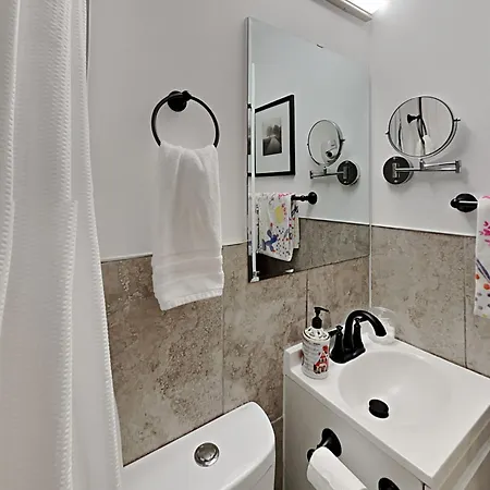 Private Rooms At Miami Centrally Located With Free Parking Exterior foto