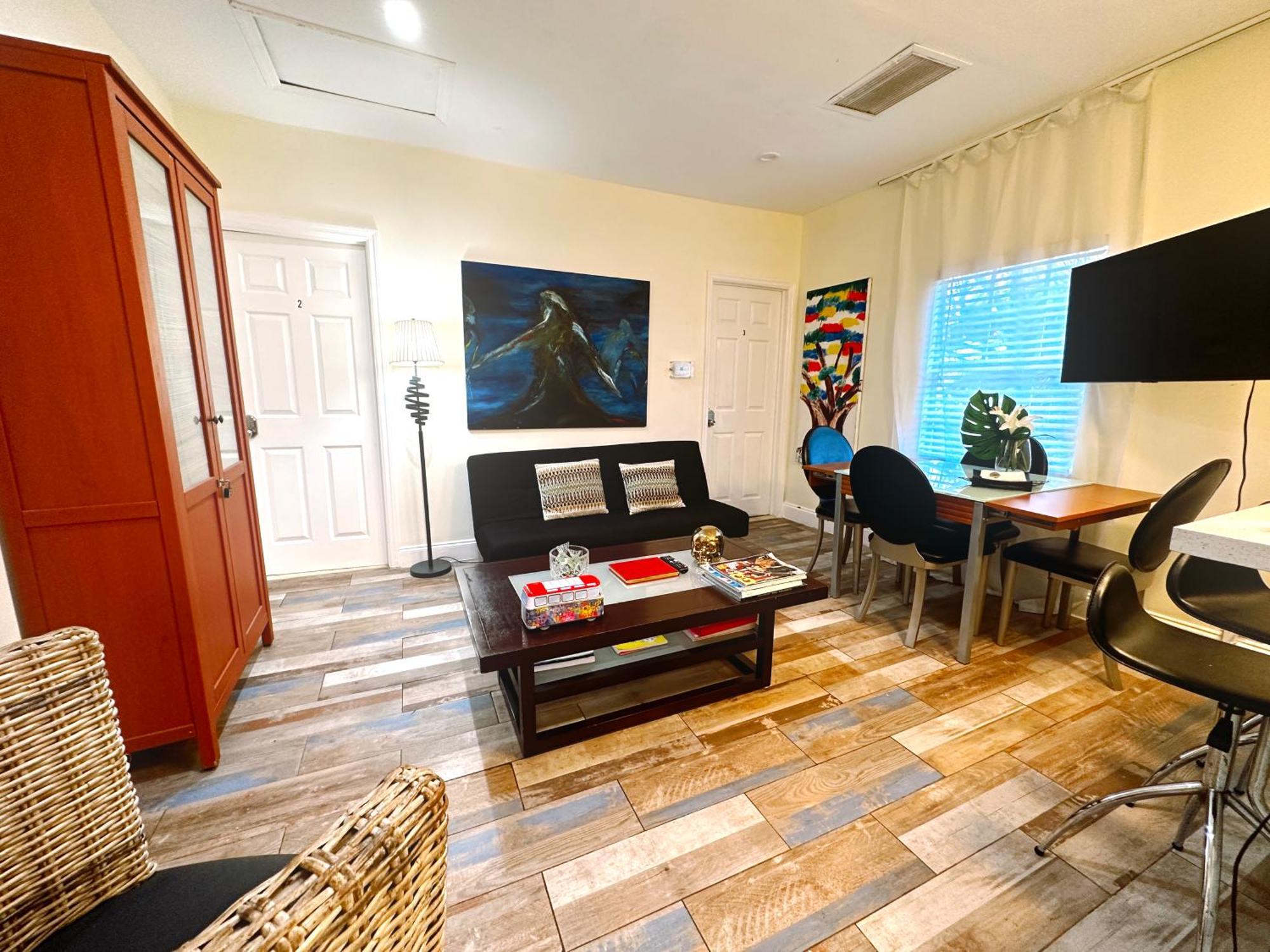 Séjour chez l'habitant Private At Centrally Located With Free Parking *