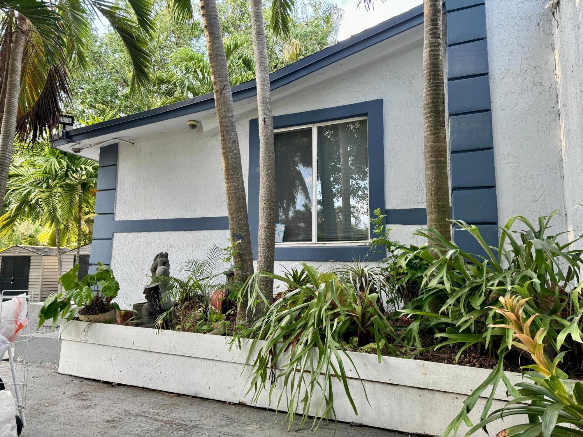 Private At Centrally Located With Free Parking Séjour chez l'habitant *