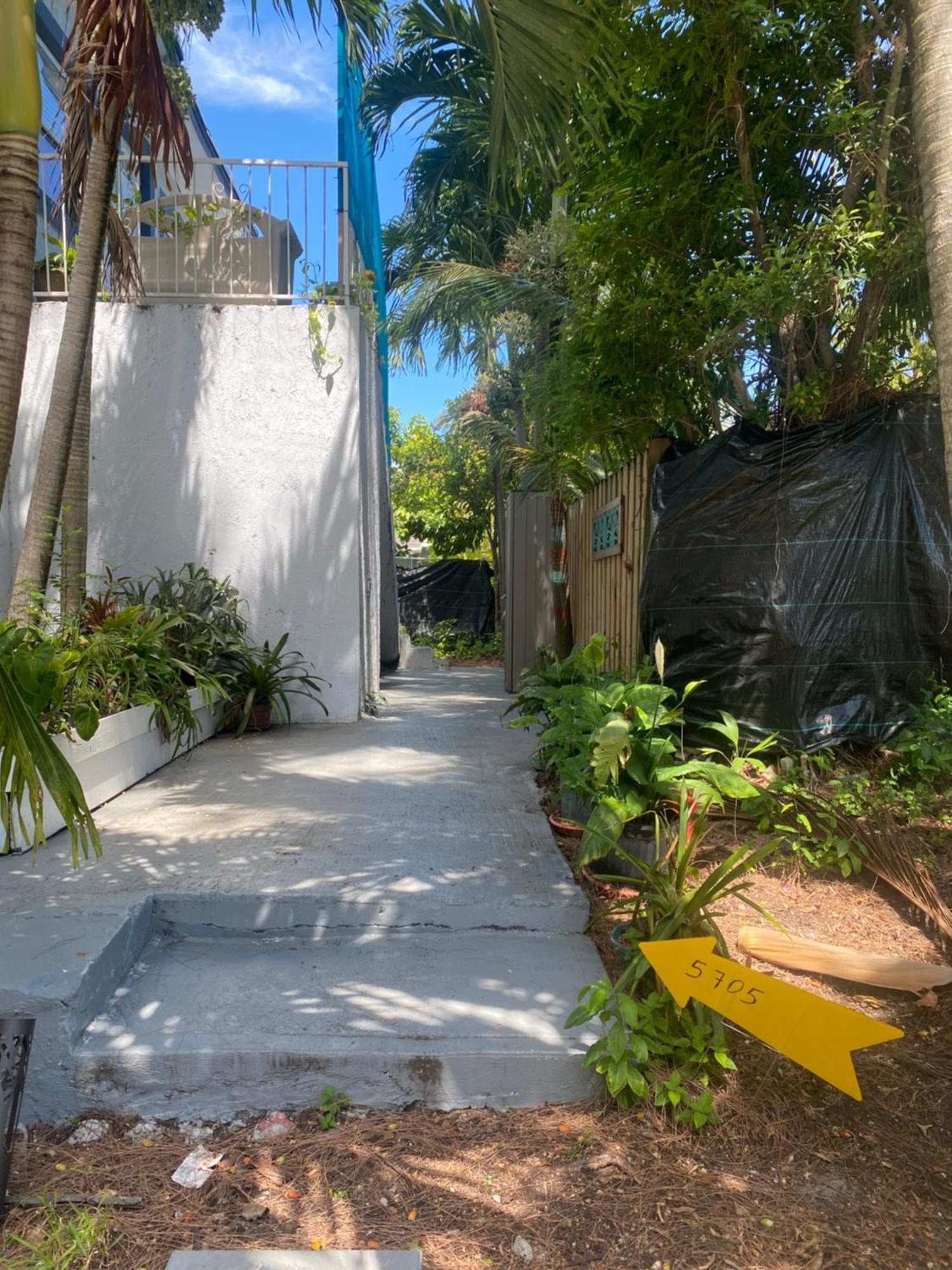 Private At Centrally Located With Free Parking Séjour chez l'habitant Miami