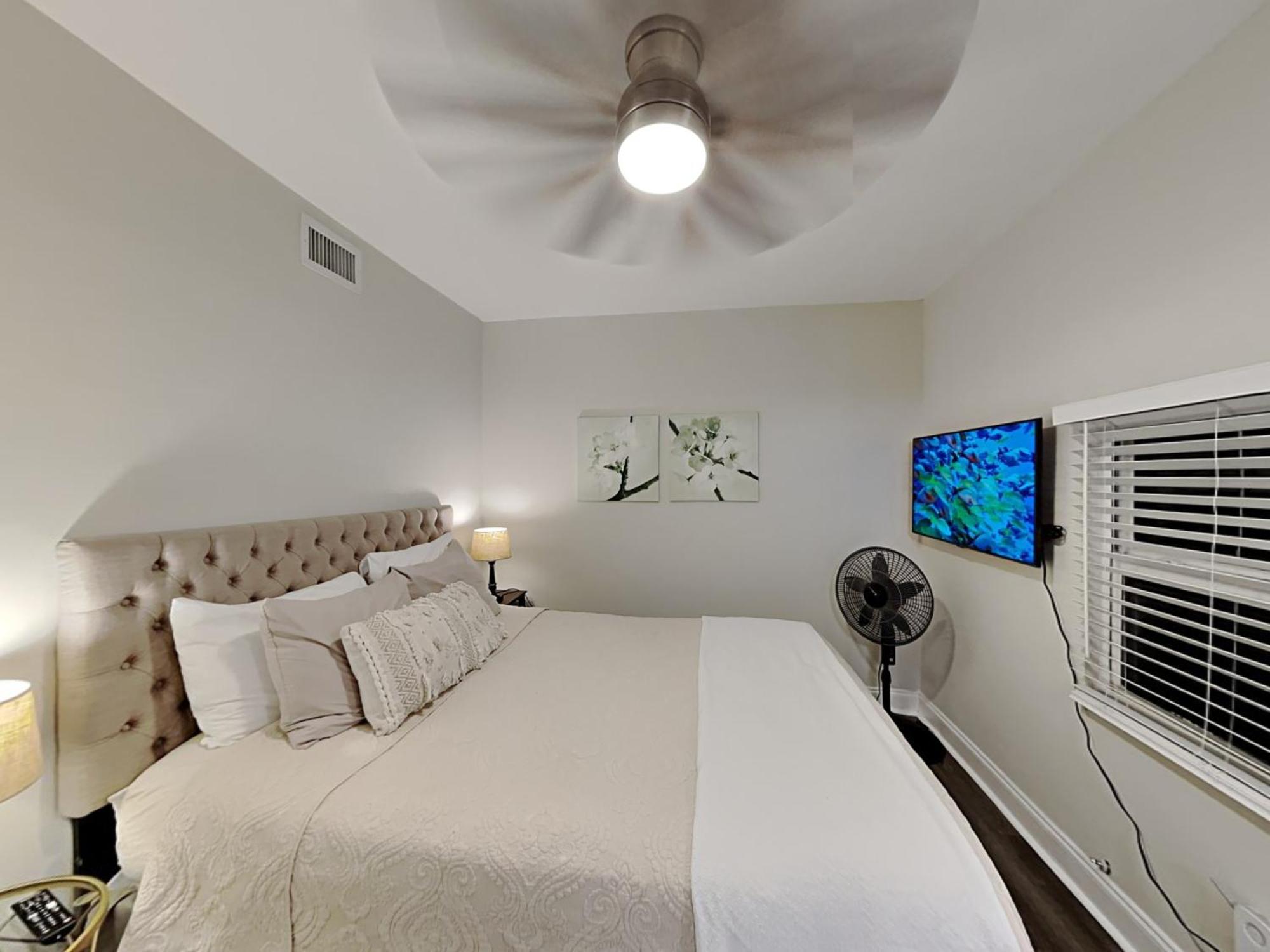 Private At Centrally Located With Free Parking Séjour chez l'habitant