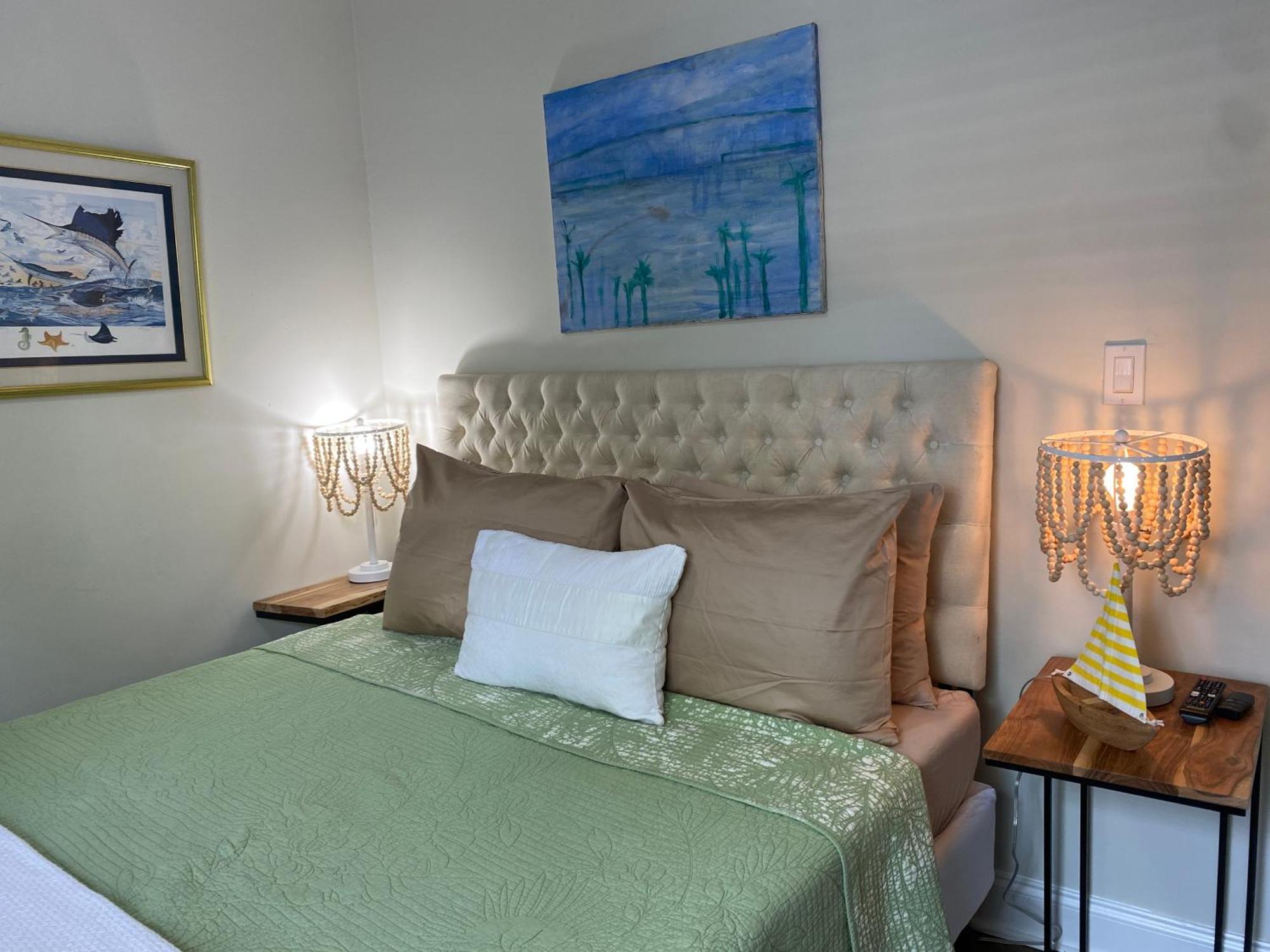 Private At Centrally Located With Free Parking Séjour chez l'habitant